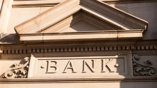 Why Huntington Bank Stock Dropped 5% on Monday