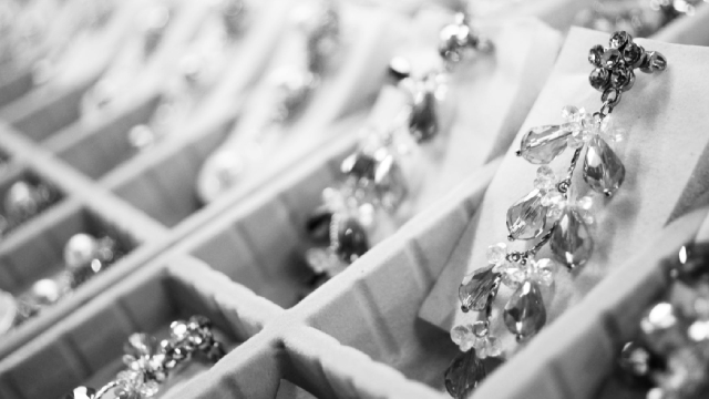 Why Signet Jewelers Stock Jumped Today