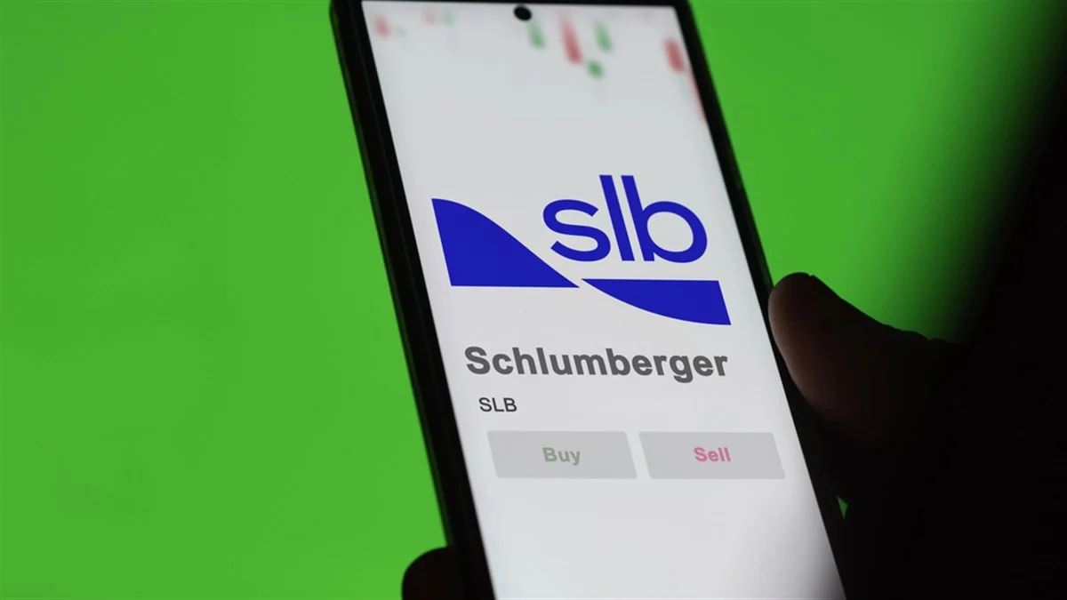 Why SLB Could Be the Smartest Oil Stock to Buy Now
