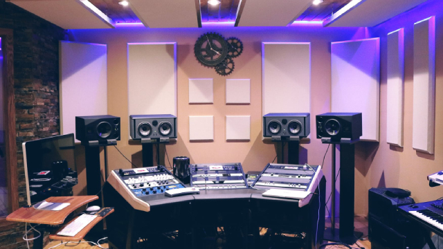 Why the Market Dipped But HP (HPQ) Gained Today