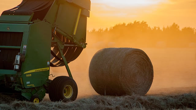 Will Deere (DE) Beat Estimates Again in Its Next Earnings Report?