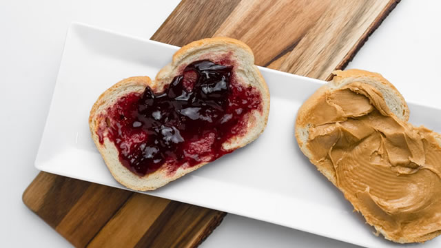 Will Smucker (SJM) Beat Estimates Again in Its Next Earnings Report?