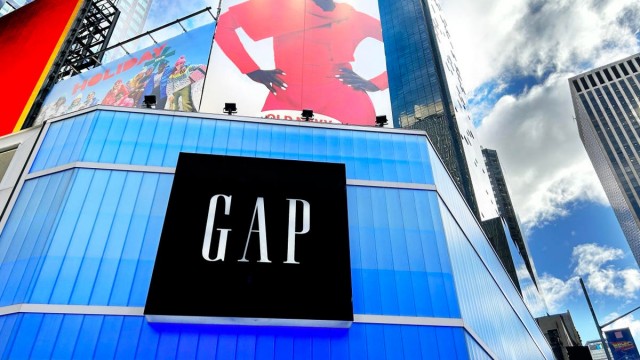With On-Trend Fashion And Inspired New Leadership, Gap's Turnaround Begins